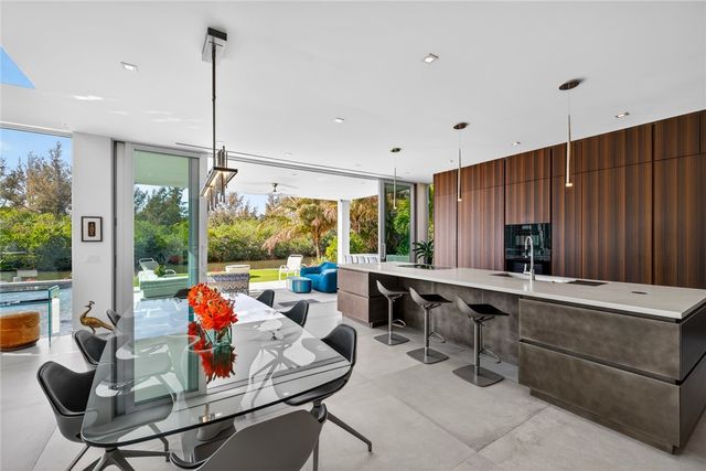 4561 Pebble Bay S, Vero Beach, FL 32963