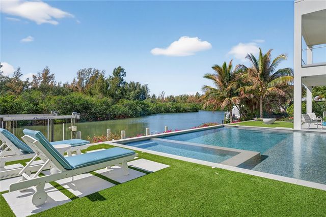 4561 Pebble Bay S, Vero Beach, FL 32963