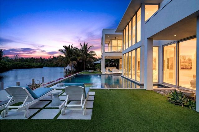 4561 Pebble Bay S, Vero Beach, FL 32963