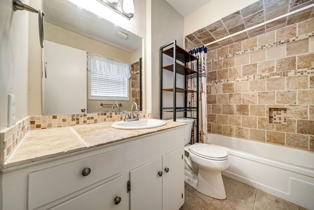 2508 Esther Avenue E, Pasadena, TX 77502