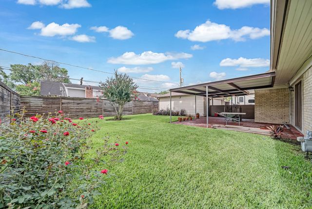 2508 Esther Avenue E, Pasadena, TX 77502