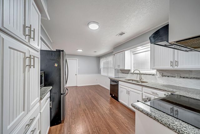 2508 Esther Avenue E, Pasadena, TX 77502