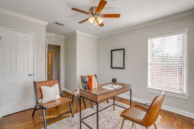 4231 S Cresthaven Road, Dallas, TX 75209