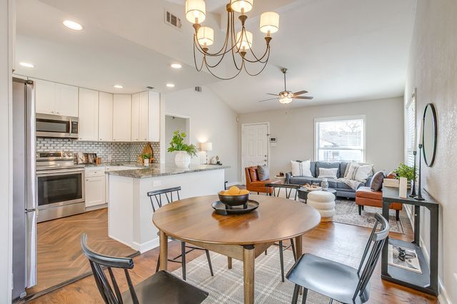 4231 S Cresthaven Road, Dallas, TX 75209