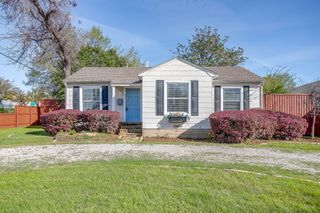 4231 S Cresthaven Road, Dallas, TX 75209