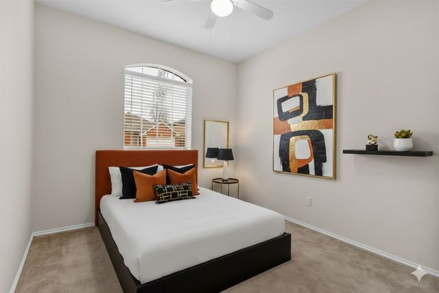 324 Kingfisher Lane, Arlington, TX 76002