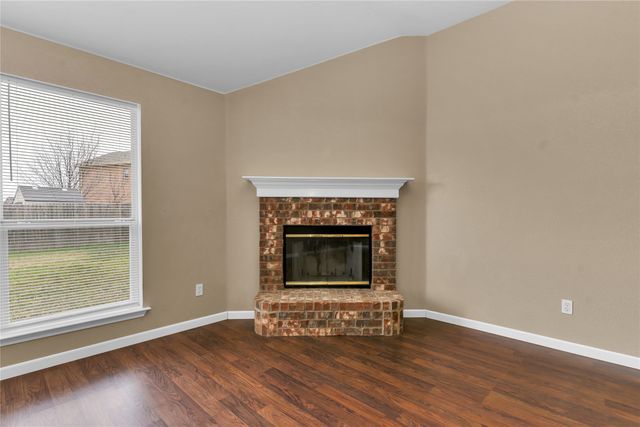 324 Kingfisher Lane, Arlington, TX 76002