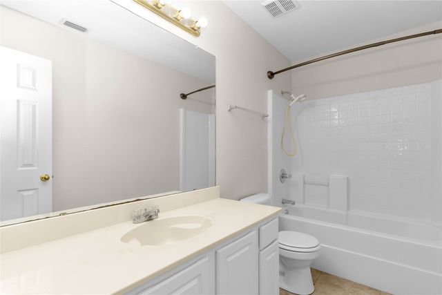 324 Kingfisher Lane, Arlington, TX 76002