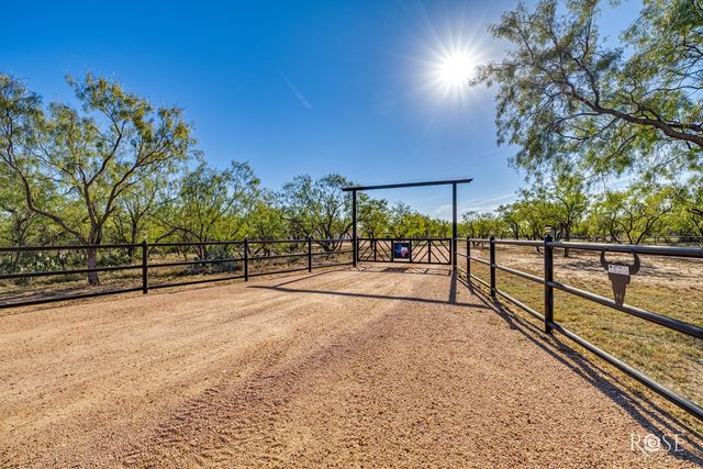 9535 Iron Spoke Trail, Carlsbad, TX 76934