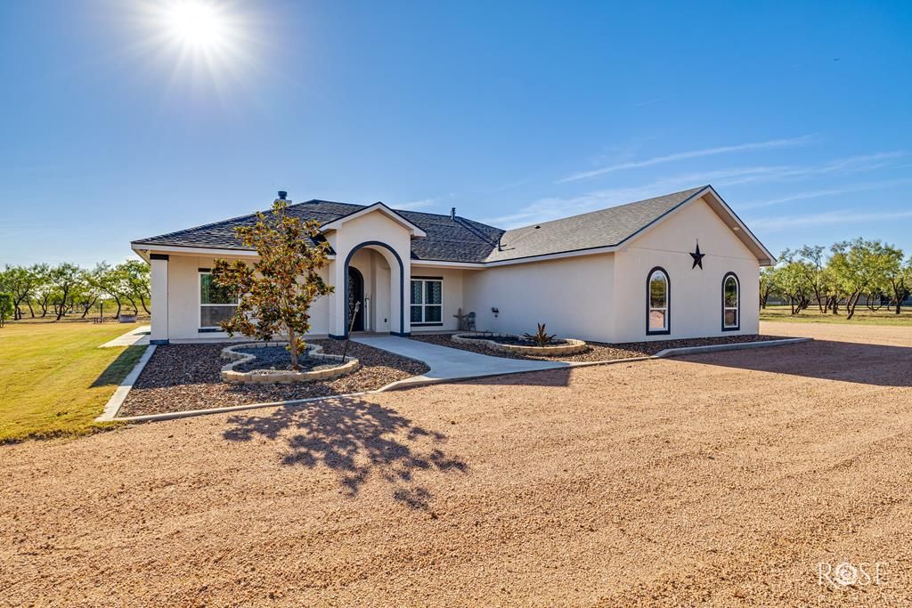 Image 1 of property listing at 9535 Iron Spoke Trail, Carlsbad, TX 76934