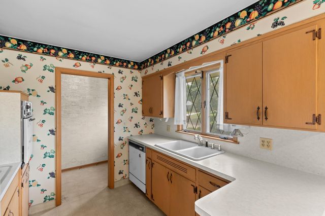 5308 Forslin Drive, Edina, MN 55436