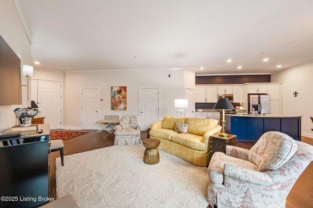 324 E Main St 401, Louisville, KY 40202