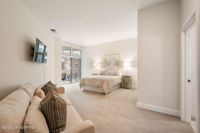 324 E Main St 401, Louisville, KY 40202