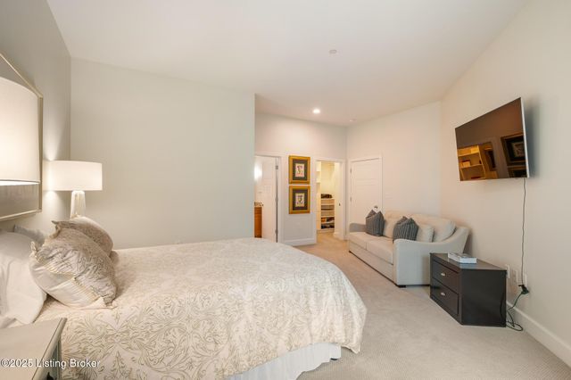 324 E Main St 401, Louisville, KY 40202