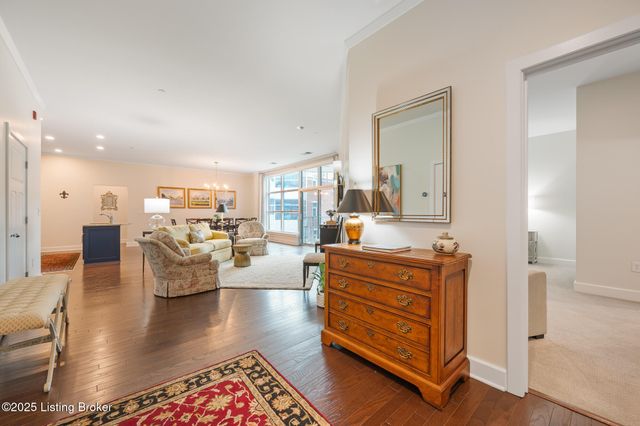 324 E Main St 401, Louisville, KY 40202