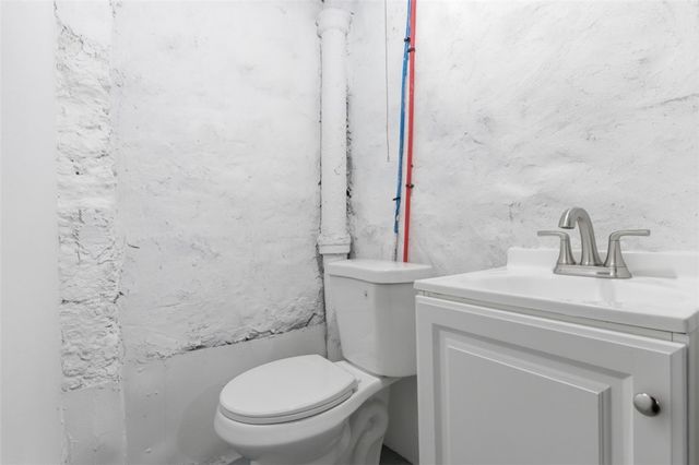175 Lecky Ave, Woods Run, PA 15212