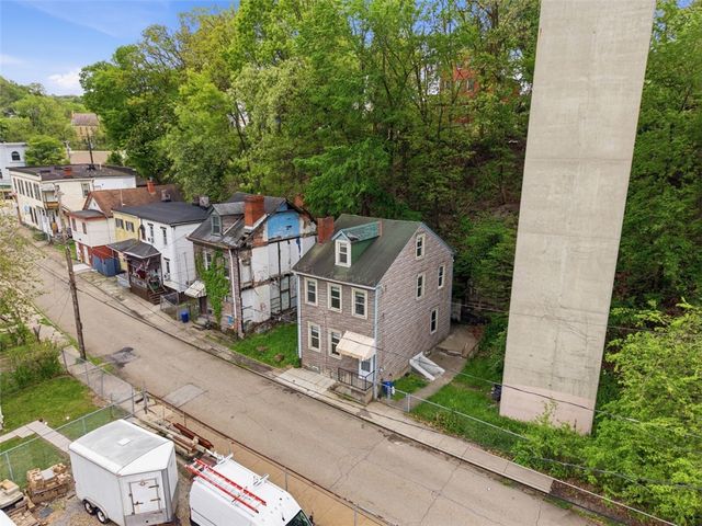 175 Lecky Ave, Woods Run, PA 15212