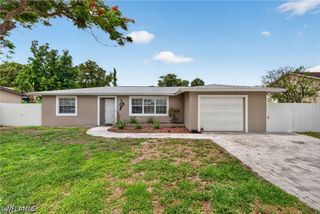 4830 Cortez CIR, Naples, FL 34112