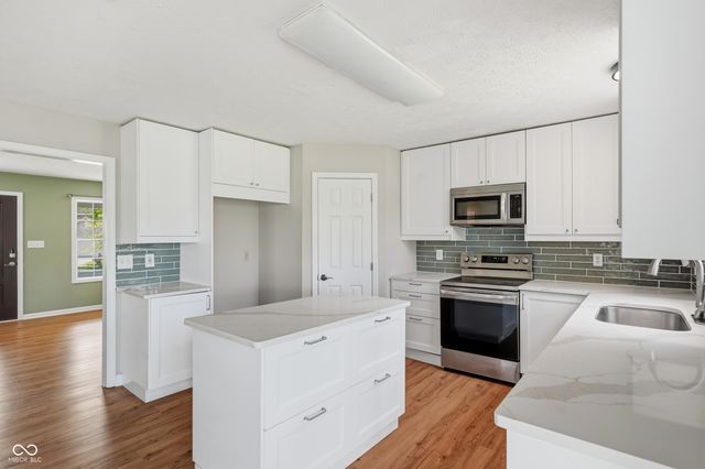 13089 Sinclair Place, Fishers, IN 46038