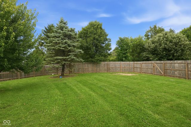 13089 Sinclair Place, Fishers, IN 46038