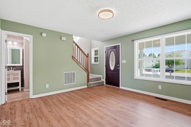 13089 Sinclair Place, Fishers, IN 46038