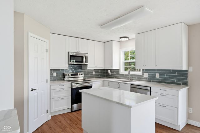 13089 Sinclair Place, Fishers, IN 46038