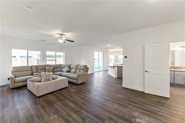 4422 W Langden Drive, Fresno, CA 93722