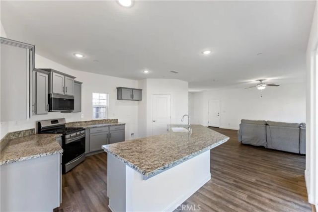 4422 W Langden Drive, Fresno, CA 93722