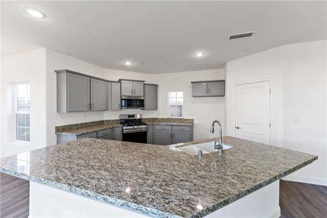 4422 W Langden Drive, Fresno, CA 93722