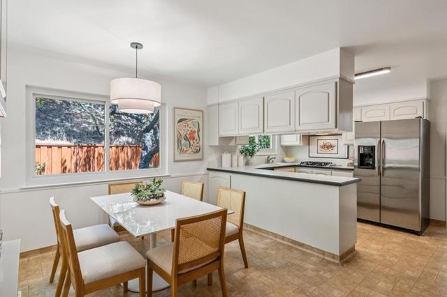 3020 Brittan Avenue, San Carlos, CA 94070