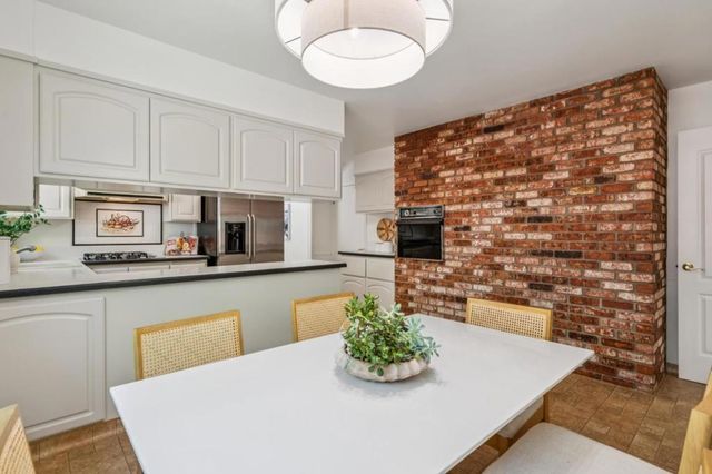 3020 Brittan Avenue, San Carlos, CA 94070