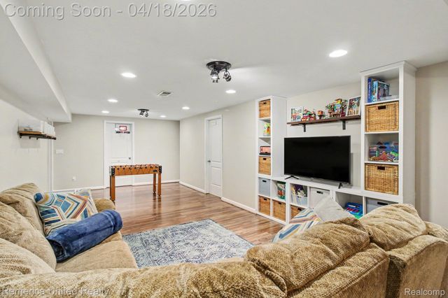 6912 Cheddar Valley Drive, Green Oak Township, MI 48116