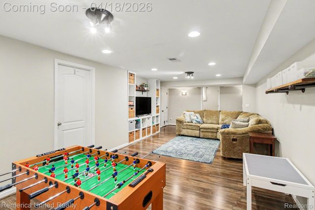 6912 Cheddar Valley Drive, Green Oak Township, MI 48116