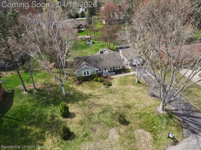 6912 Cheddar Valley Drive, Green Oak Township, MI 48116