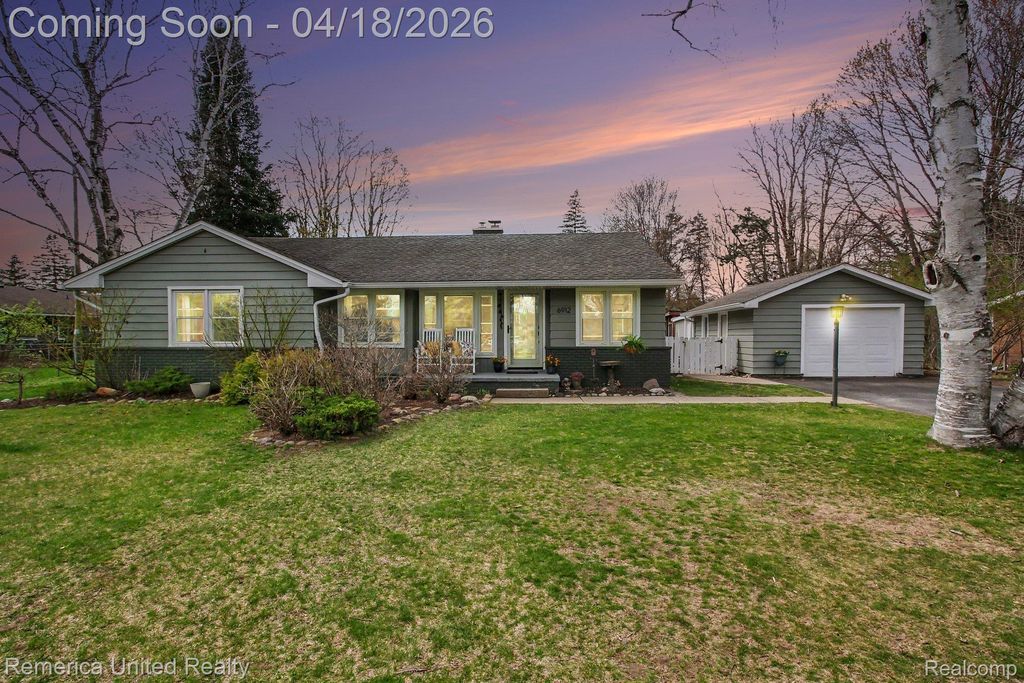 6912 Cheddar Valley Drive, Green Oak Township, MI 48116