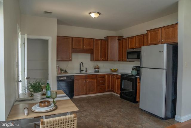 217 SILK DR, Reading, PA 19611