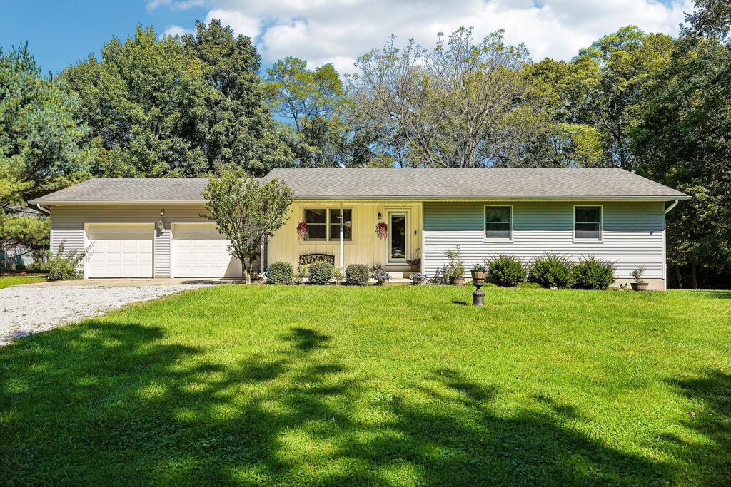 4422 Kauffman Road NW, Carroll, OH 43112