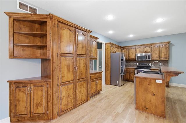 3812 NE 94th Terrace, Kansas City, MO 64156