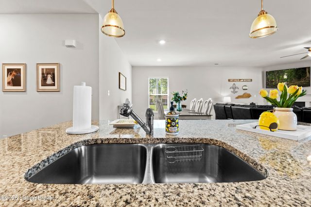 11403 Caswell Springs Way, Louisville, KY 40291
