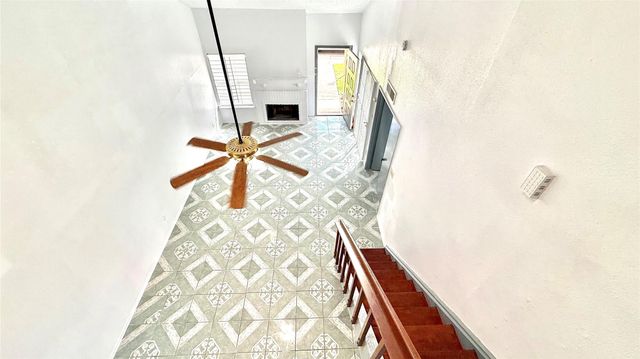 11889 Bobwhite Drive 834, Houston, TX 77035