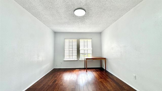 11889 Bobwhite Drive 834, Houston, TX 77035