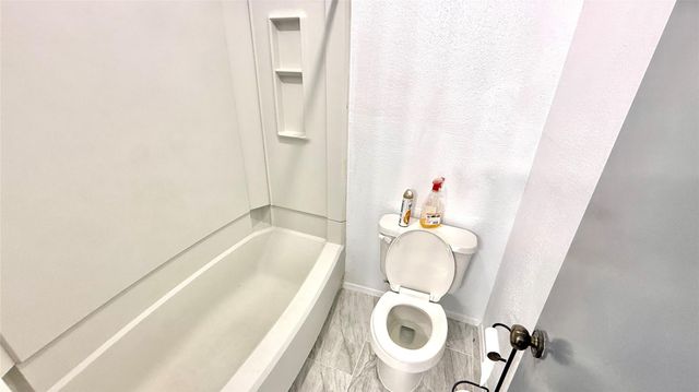 11889 Bobwhite Drive 834, Houston, TX 77035