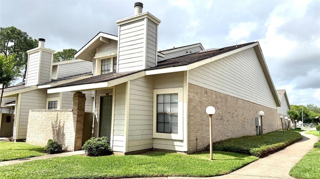 11889 Bobwhite Drive 834, Houston, TX 77035