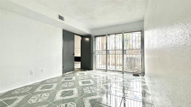 11889 Bobwhite Drive 834, Houston, TX 77035