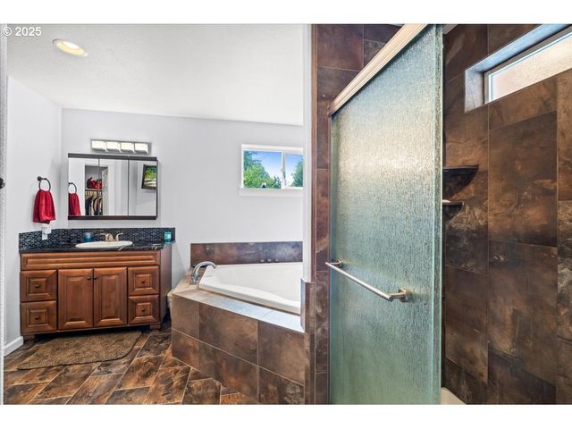 15502 Nw OLD PUMPKIN RIDGE Rd, North Plains, OR 97133