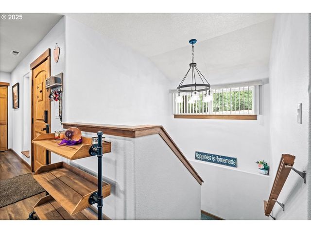 15502 Nw OLD PUMPKIN RIDGE Rd, North Plains, OR 97133