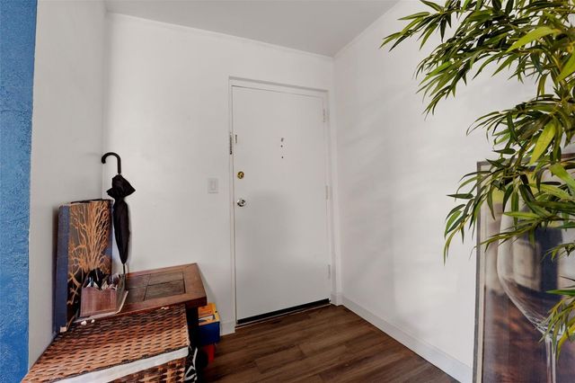 2613 PINE LAKE TERRACE D, Sarasota, FL 34237