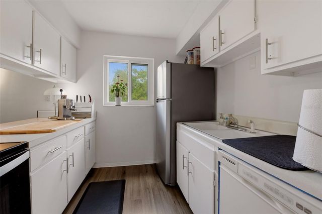 2613 PINE LAKE TERRACE D, Sarasota, FL 34237