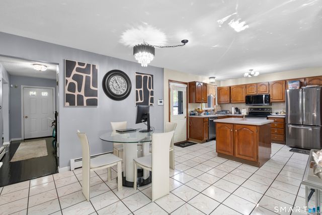 10 Quail Run, Bloomfield, CT 06002