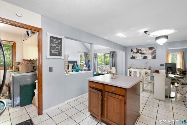 10 Quail Run, Bloomfield, CT 06002